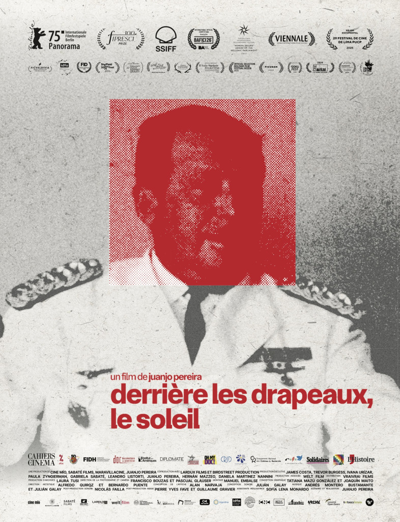 Derrière les drapeaux, le soleil